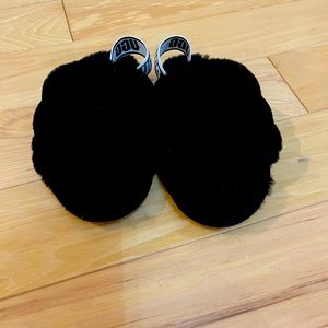 Gently used toddler girl ugg sandal. So cute and stylish. Black is really dark.